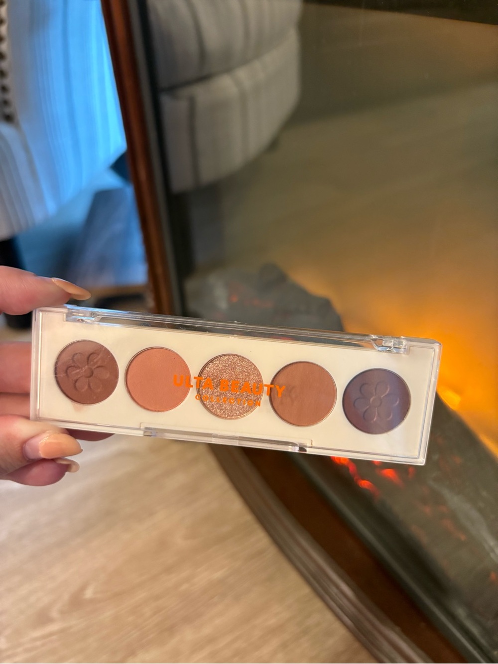 Ulta Beauty Peach & Brown Matte and Shimmer Eyeshadow Mini Palette